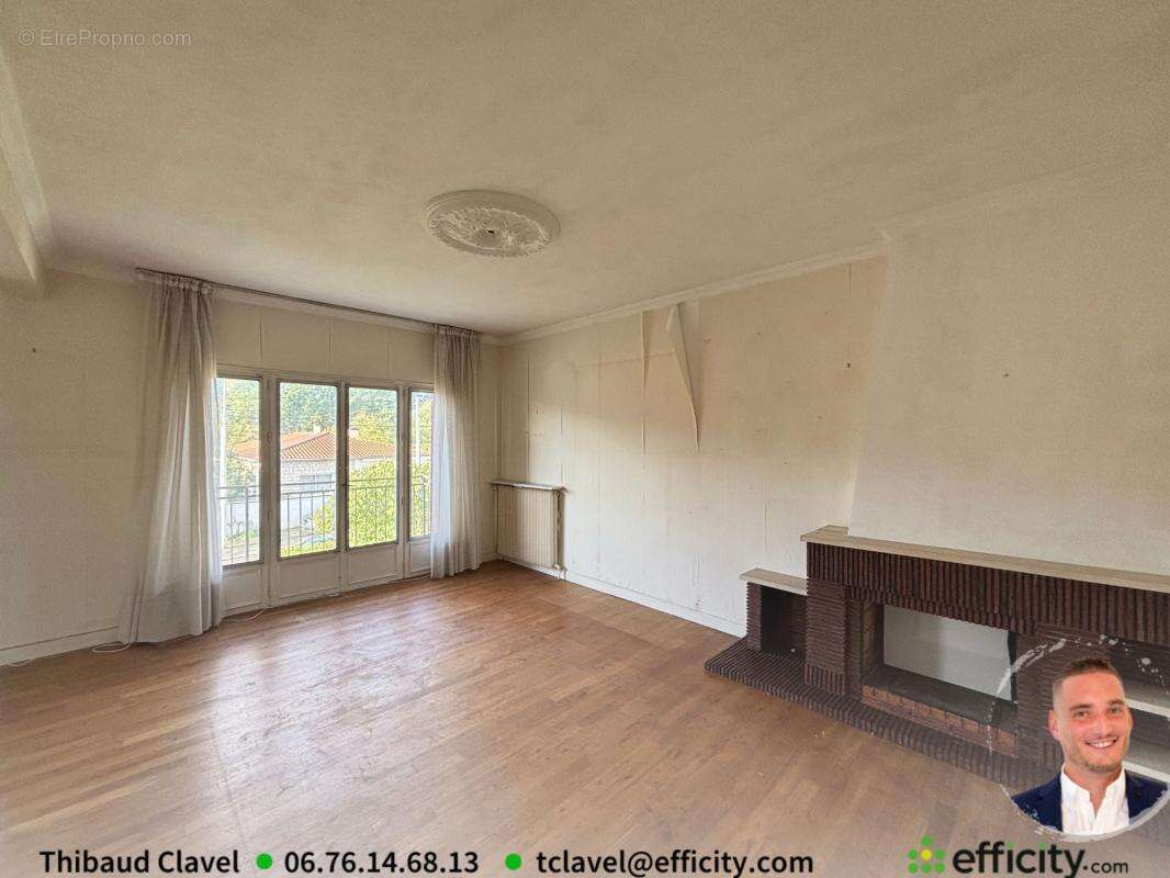 Maison à SAINT-YRIEIX-SUR-CHARENTE