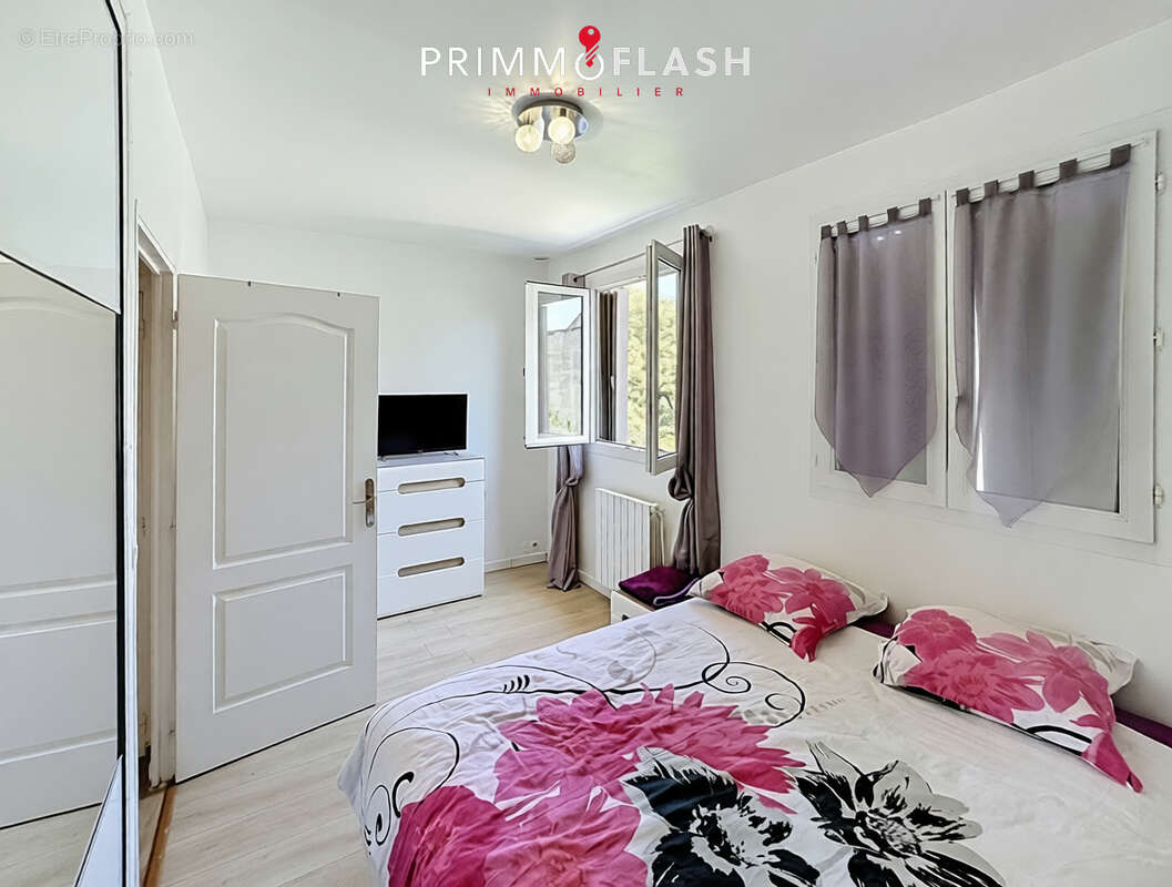BOBIGNY - Maison 5 pièces, 82 m² + accès voiture - photo 5