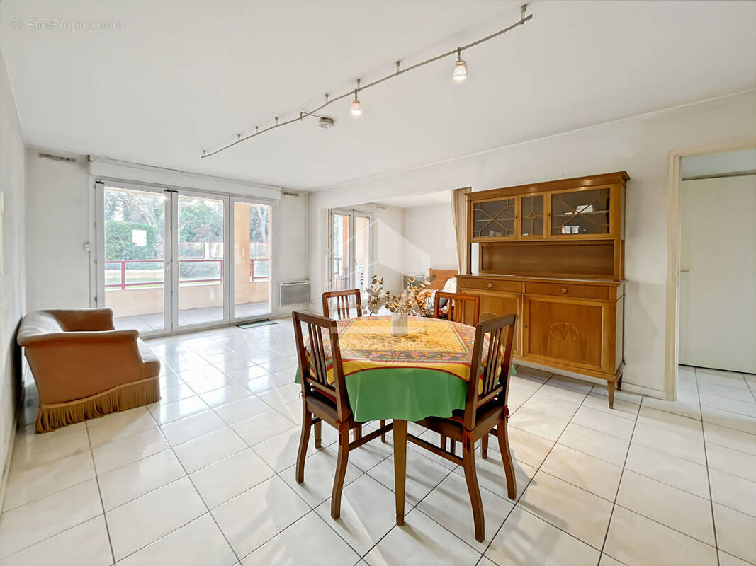 Appartement à MOUANS-SARTOUX