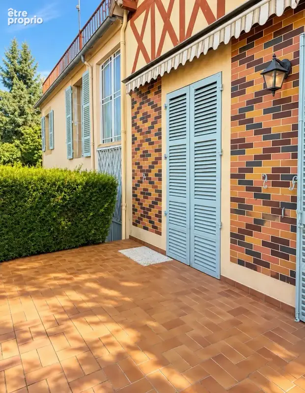 Propriétés de caractere- 300 m2 - au cozur du quartier historique de Bourbon Lancy - photo 28