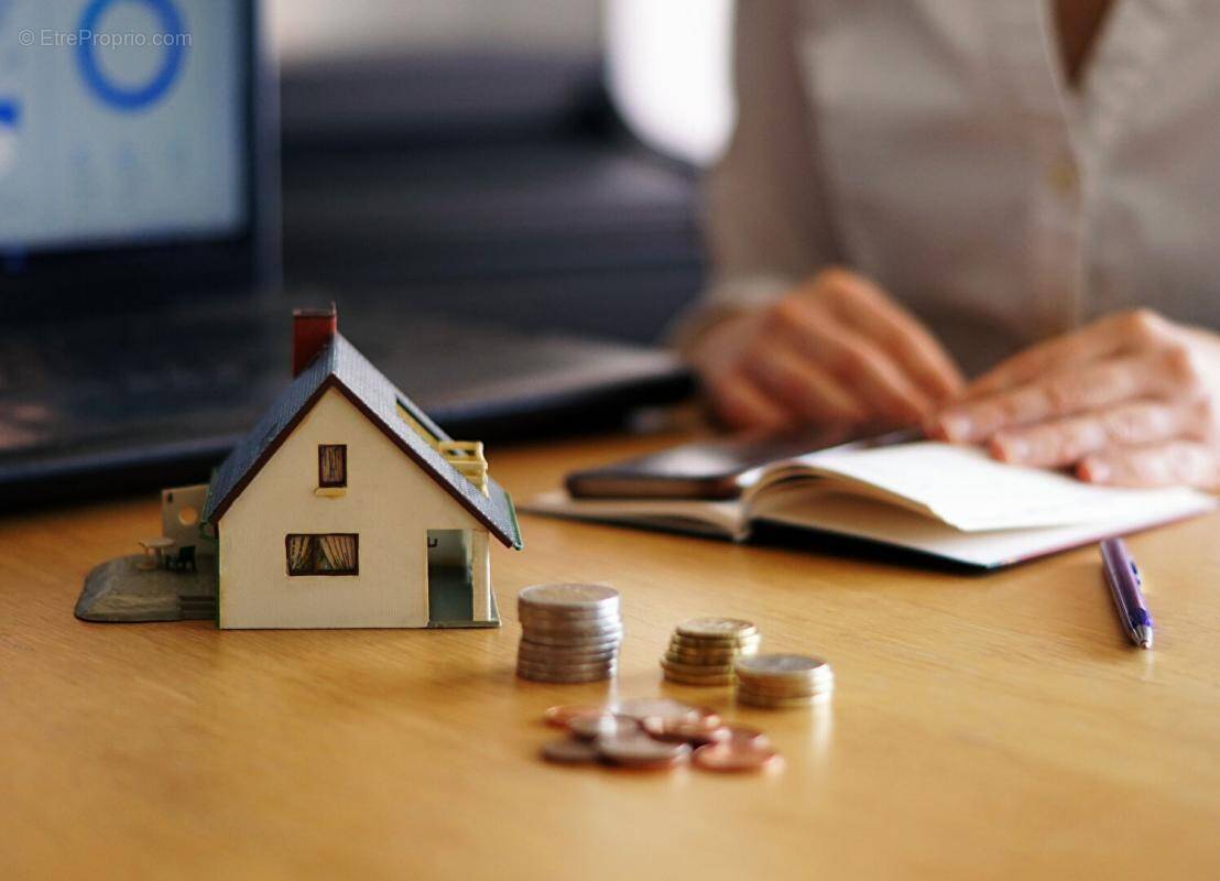 Appartement à SAINT-JEAN-BONNEFONDS