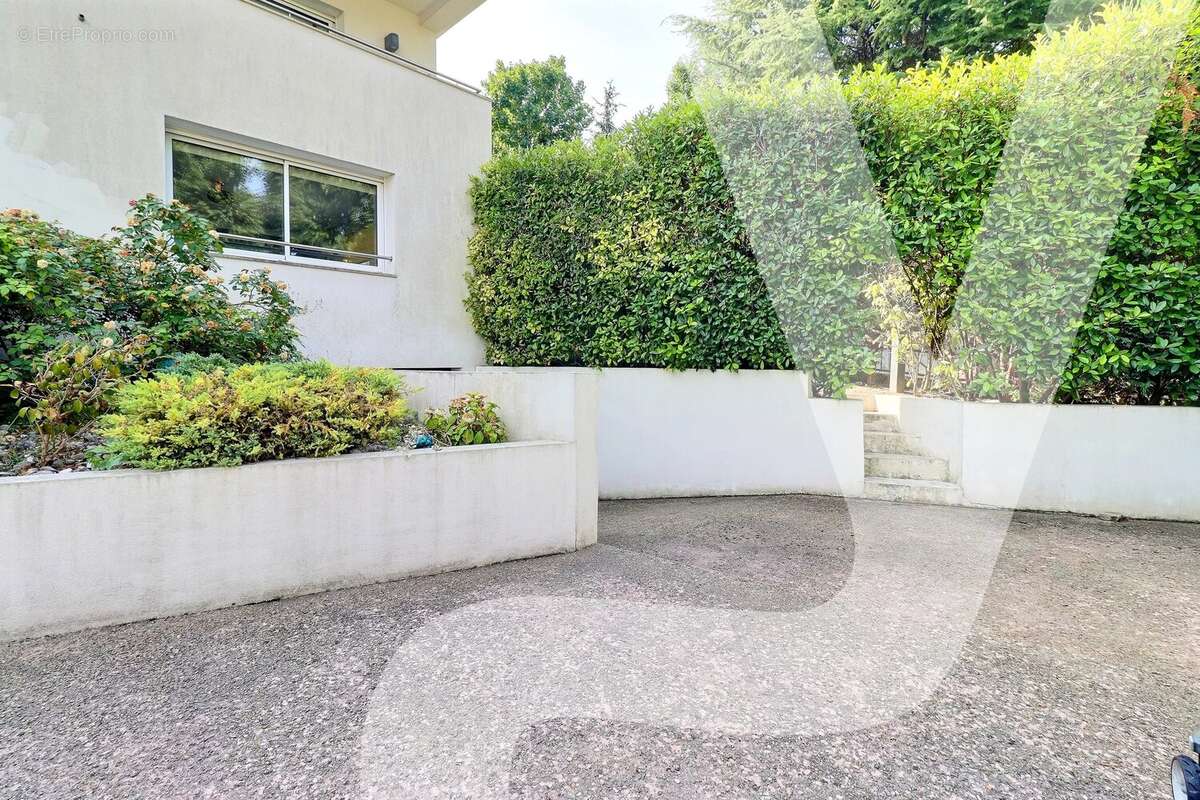 Chennevières-sur-Marne à la limite de La Varenne- Belle maison récente - photo 13