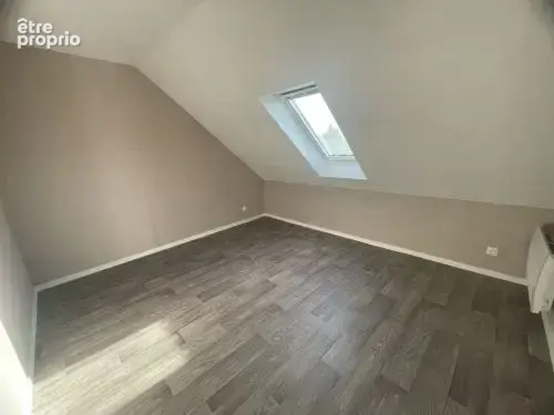 Pavillon sur terrain arboré de 70m² idéalement situé à proximité de la Tangentielle et des commodités - photo 12