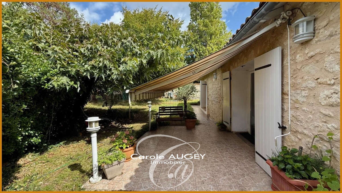 Maison à QUINSAC