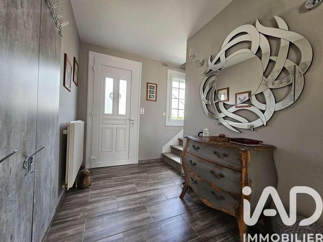 Maison 142 m² à Coulaines  - photo 5