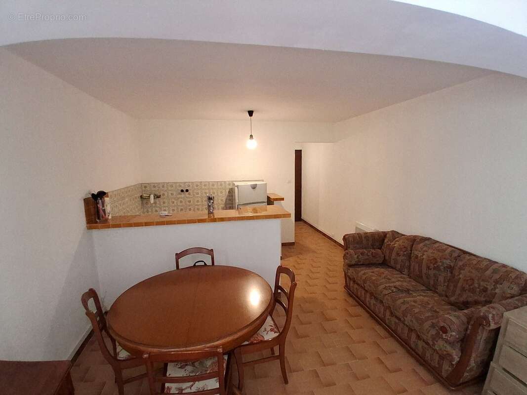 Appartement à SAINT-CYR-SUR-MER
