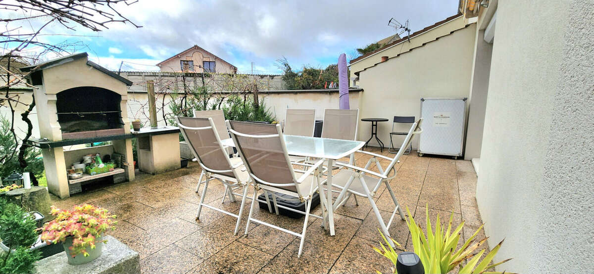 Maison à SARTROUVILLE