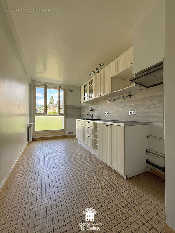VERSAILLES AV DE PARIS - PARC MADAME ELISABETH  - 5P 125m2 traversant  Séjour Double - 3 Ch au calme absolu - photo 4