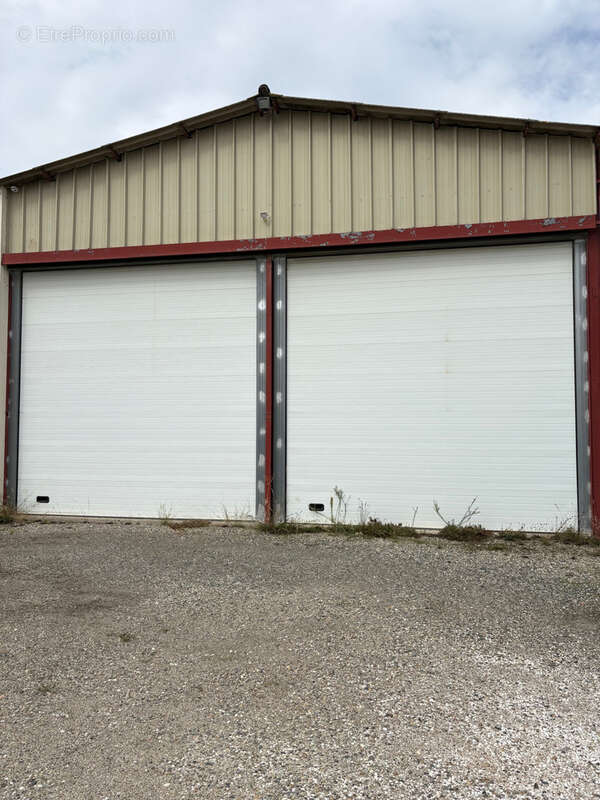 Commerce à VILLENEUVE-TOLOSANE