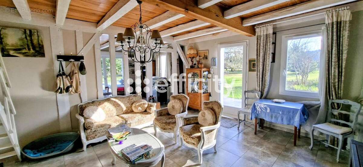 Maison à LIT-ET-MIXE