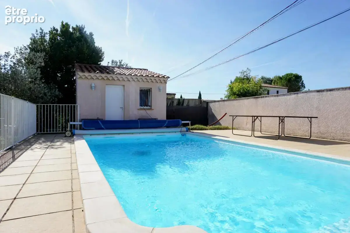 Rochefort du Gard - Maison À Vendre - Plain pied - 3 chambres - Piscine - Garage - photo 12