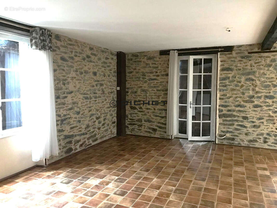 Appartement à UZERCHE