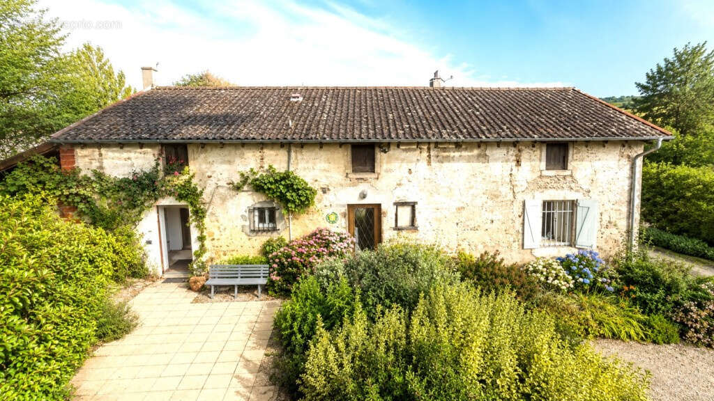 01160 LA TRANCLIÈRE   Propriété de 8 Ha - 1 ferme d’habitation - 1 gîte - 1 hangar   1 pièce d’eau - photo 7