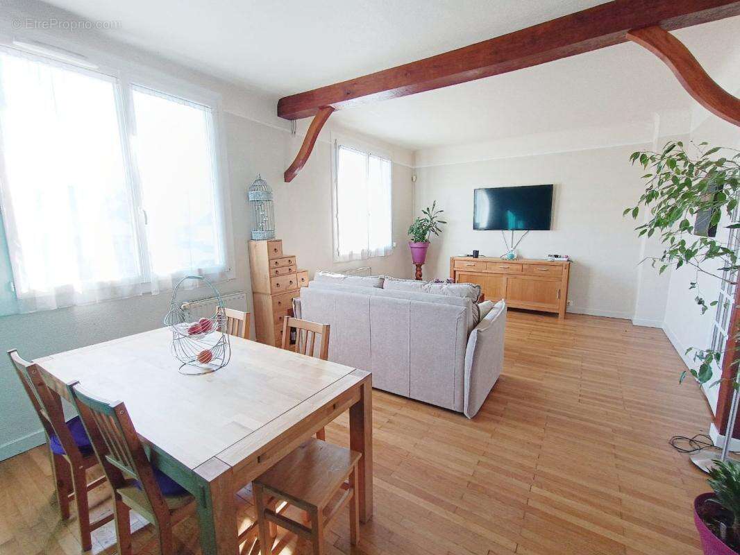 Maison à SARCELLES