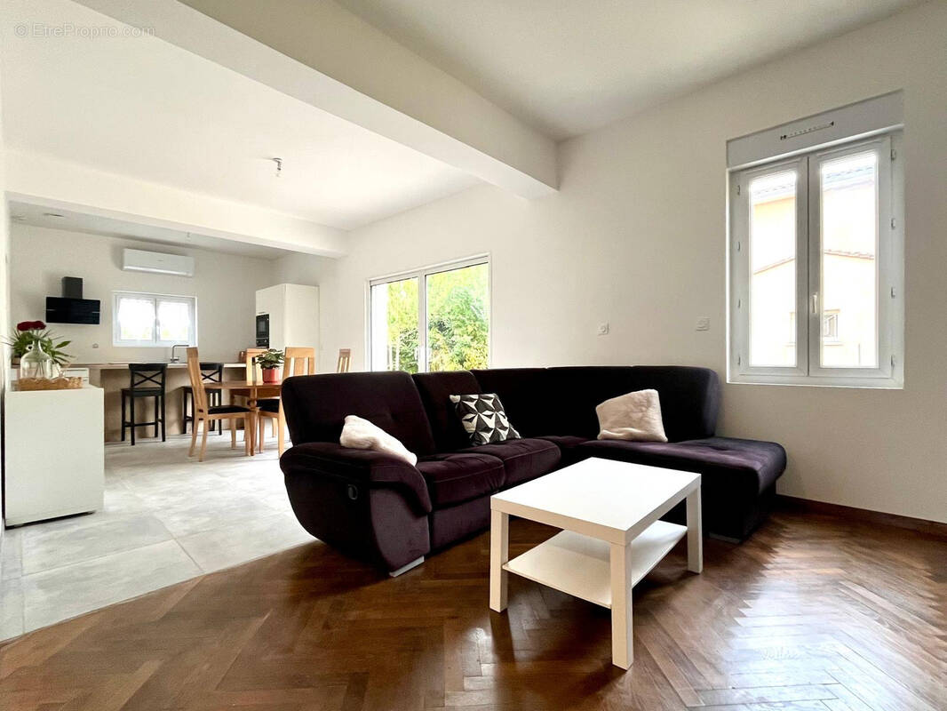 Maison à PAREMPUYRE