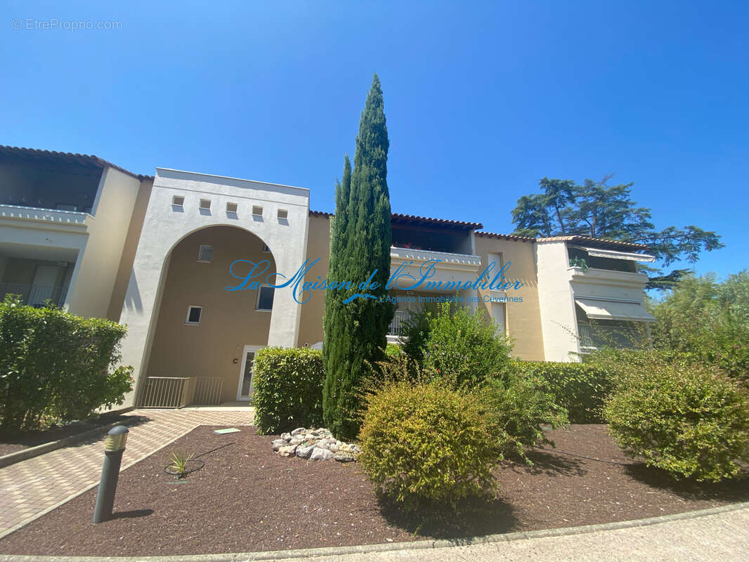 Ganges, appartement traversant en RDC de type F3 avec jardin, garage et parking, cave - photo 5