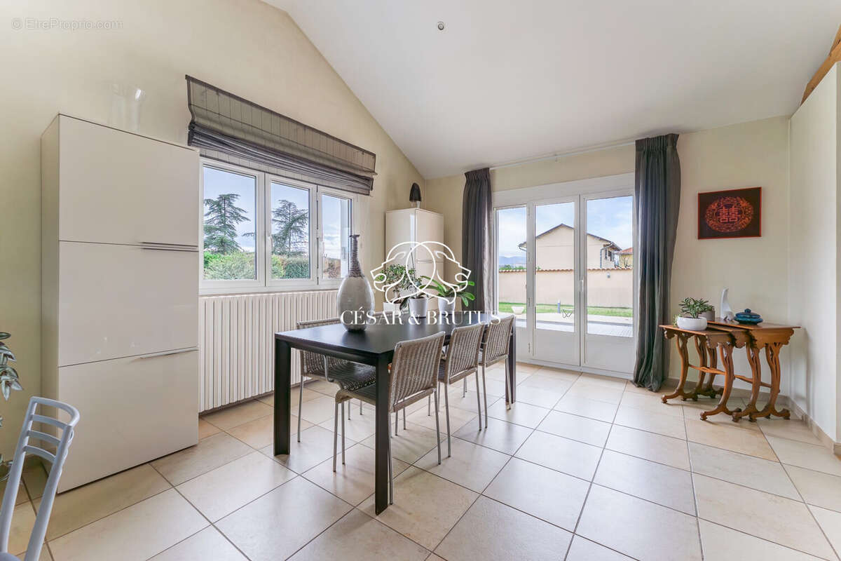 Maison 175 m² à Charly  - photo 6