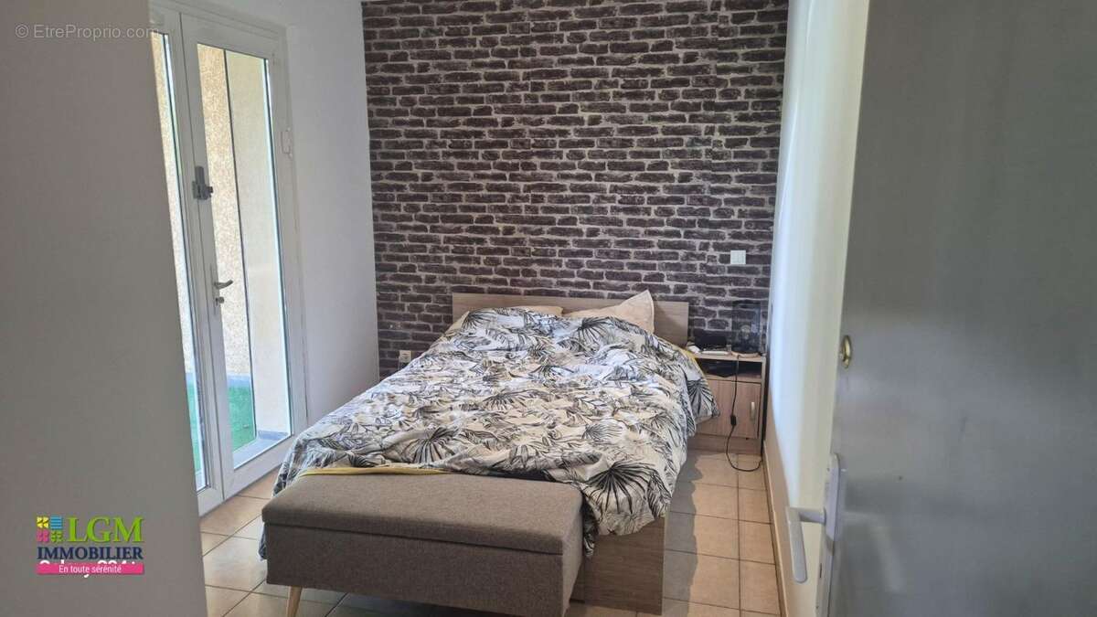  valserhône (quartier vanchy) : appartement de 84 m² avec terrasse de 35 m² et un énorme potentiel !  - photo 7