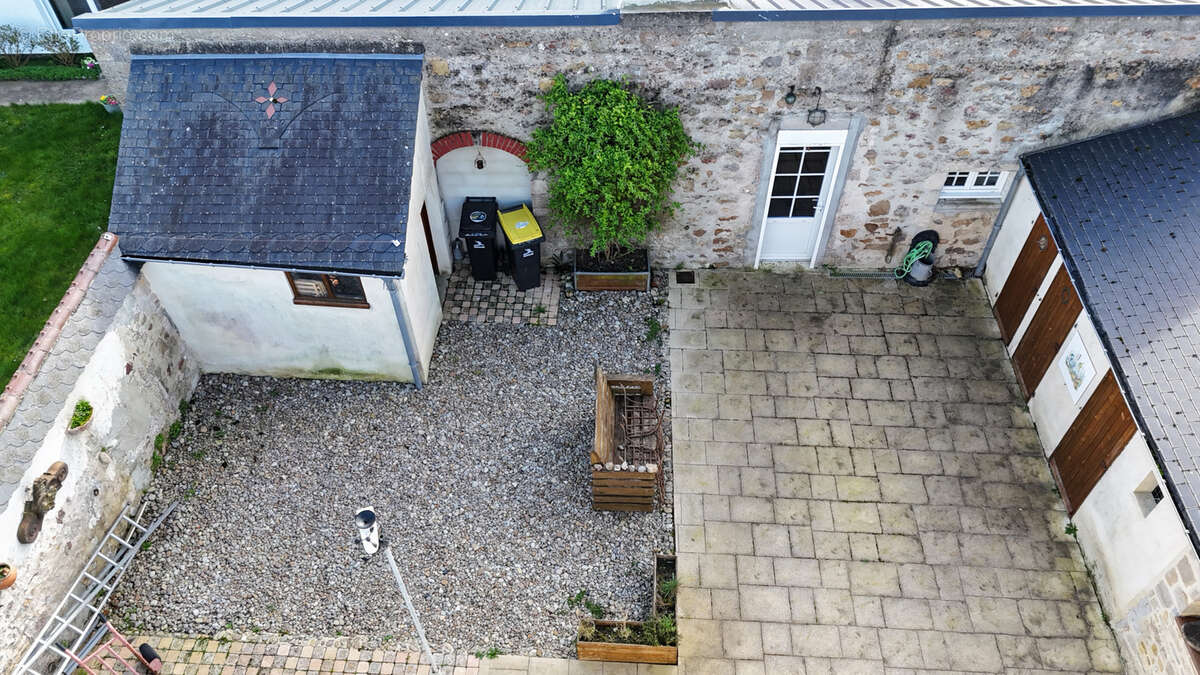Maison à MONTEBOURG