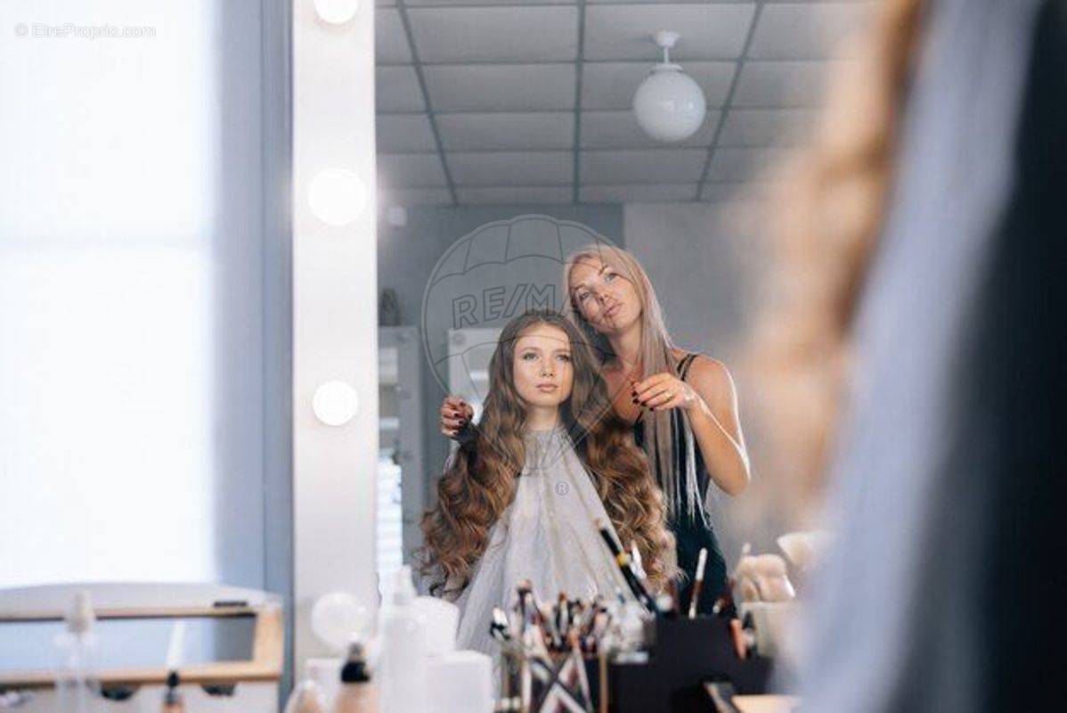 Commerce à CIVRIEUX-D'AZERGUES