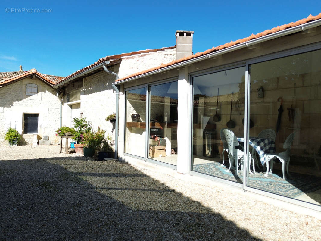 Maison à SAINT-EUGENE