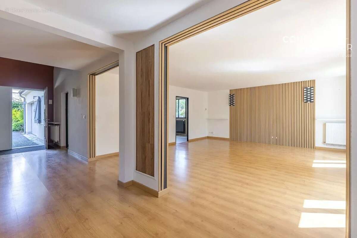 Maison à AUGNY