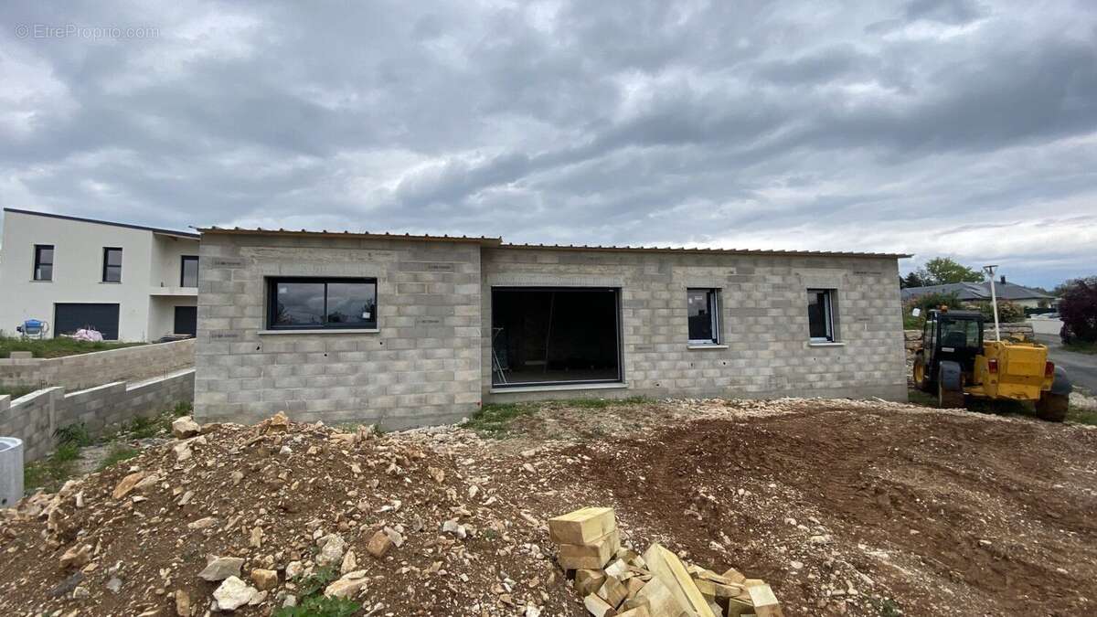 Maison à MONTROZIER