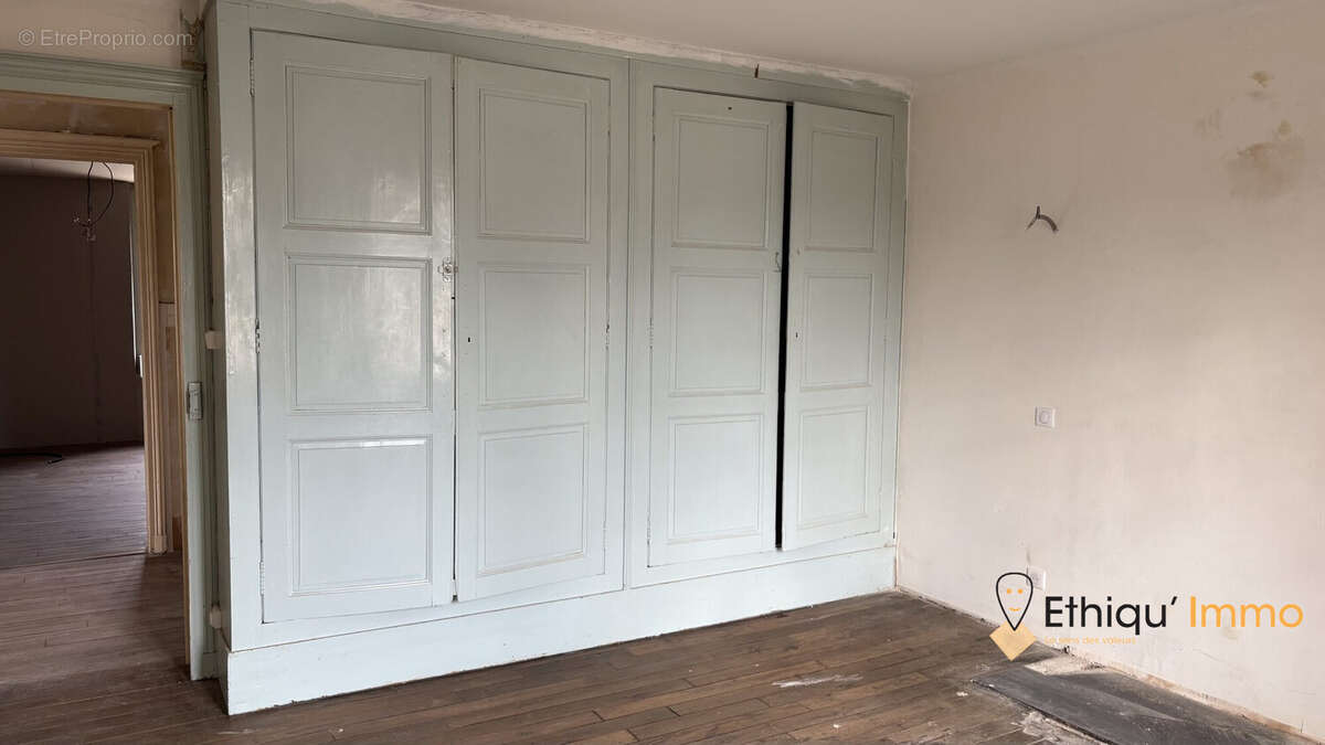 Maison à VILLE-SUR-TERRE