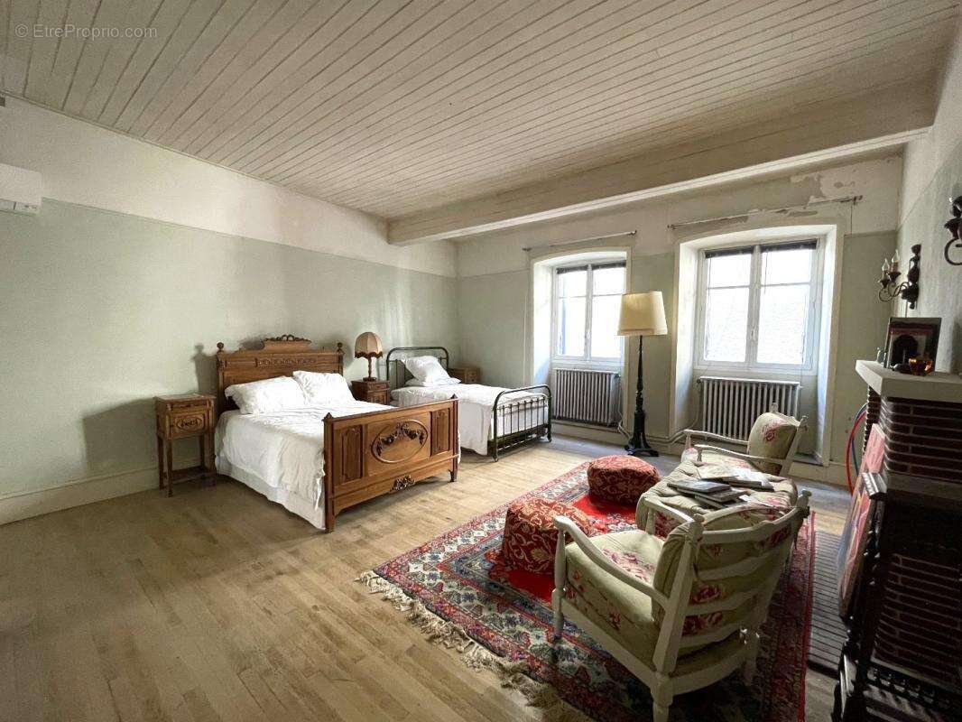 Maison à MUR-DE-BARREZ