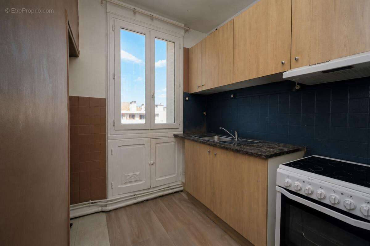 Bois-Colombes - Dernier étage, deux balcons et près de 20 m² de combles - photo 5