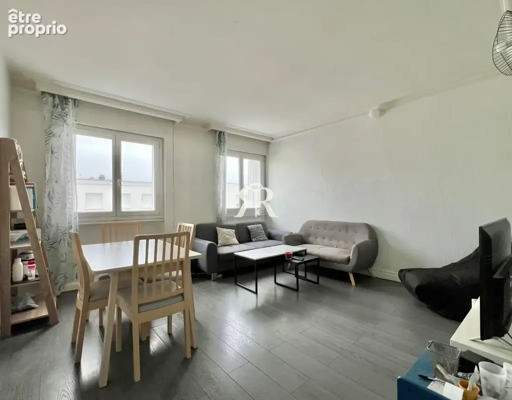 À vendre - Appartement T5 traversant de 82 m2 avec cave - Dernier étage - photo 2