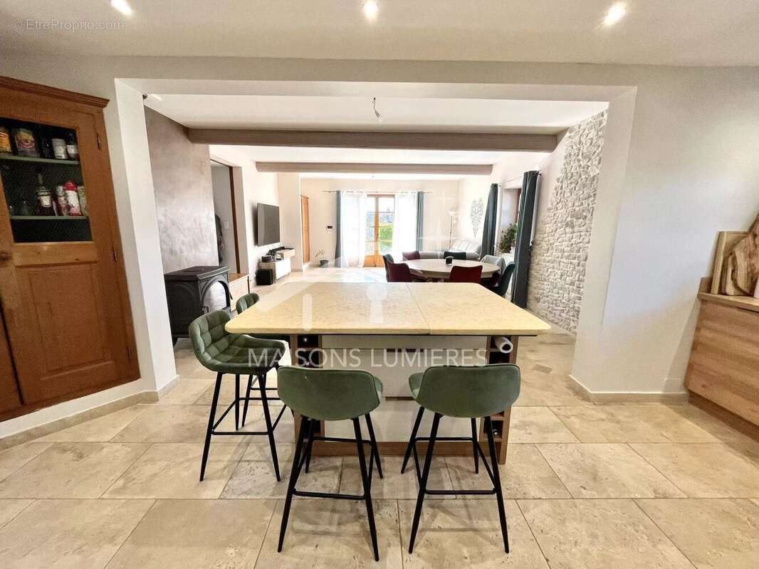 Maison à SAINT-SATURNIN-LES-APT