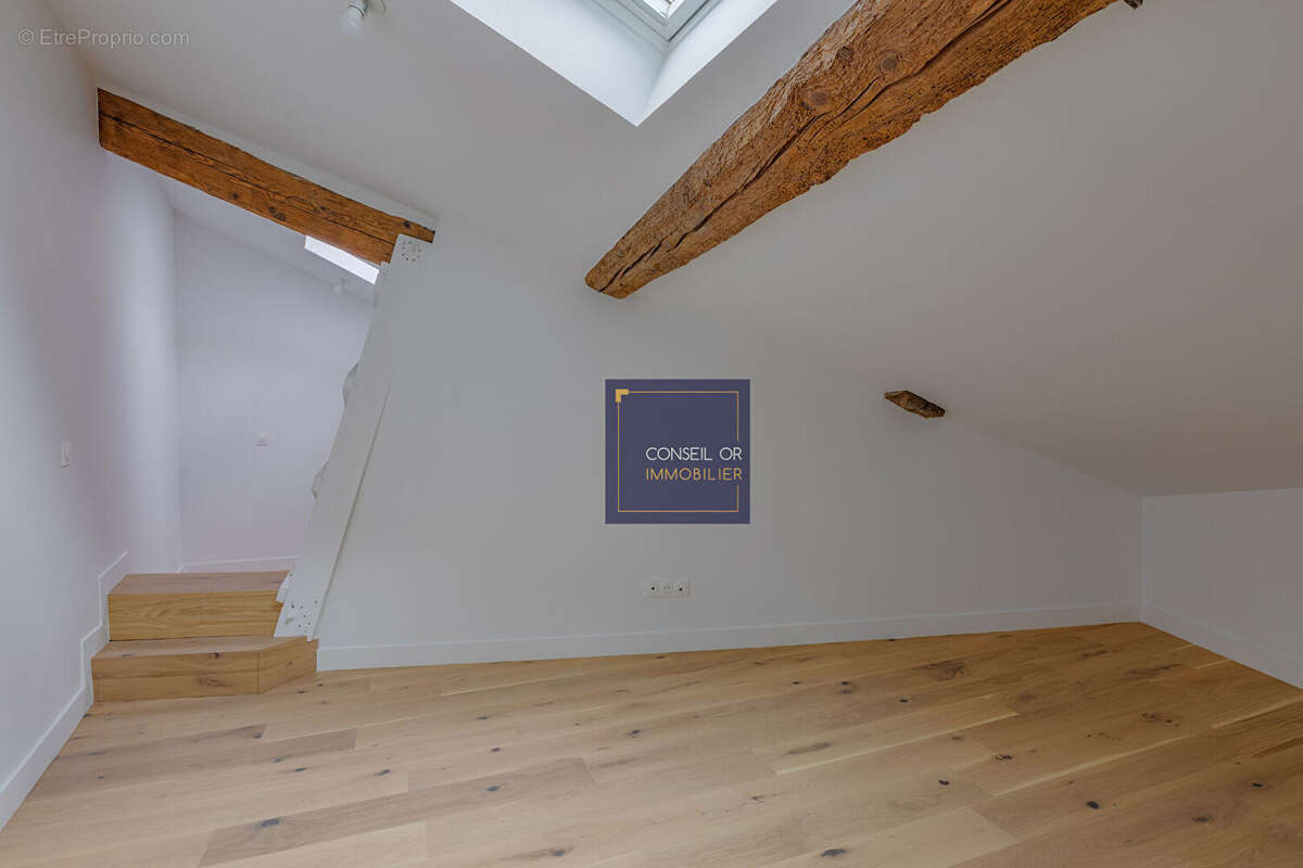 Appartement à SAINT-GENIS-LAVAL