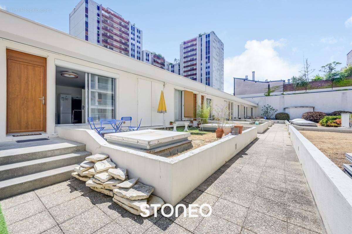 Grand studio lumineux avec terrasse de 20 m² au calme – Paris 10 - photo 7