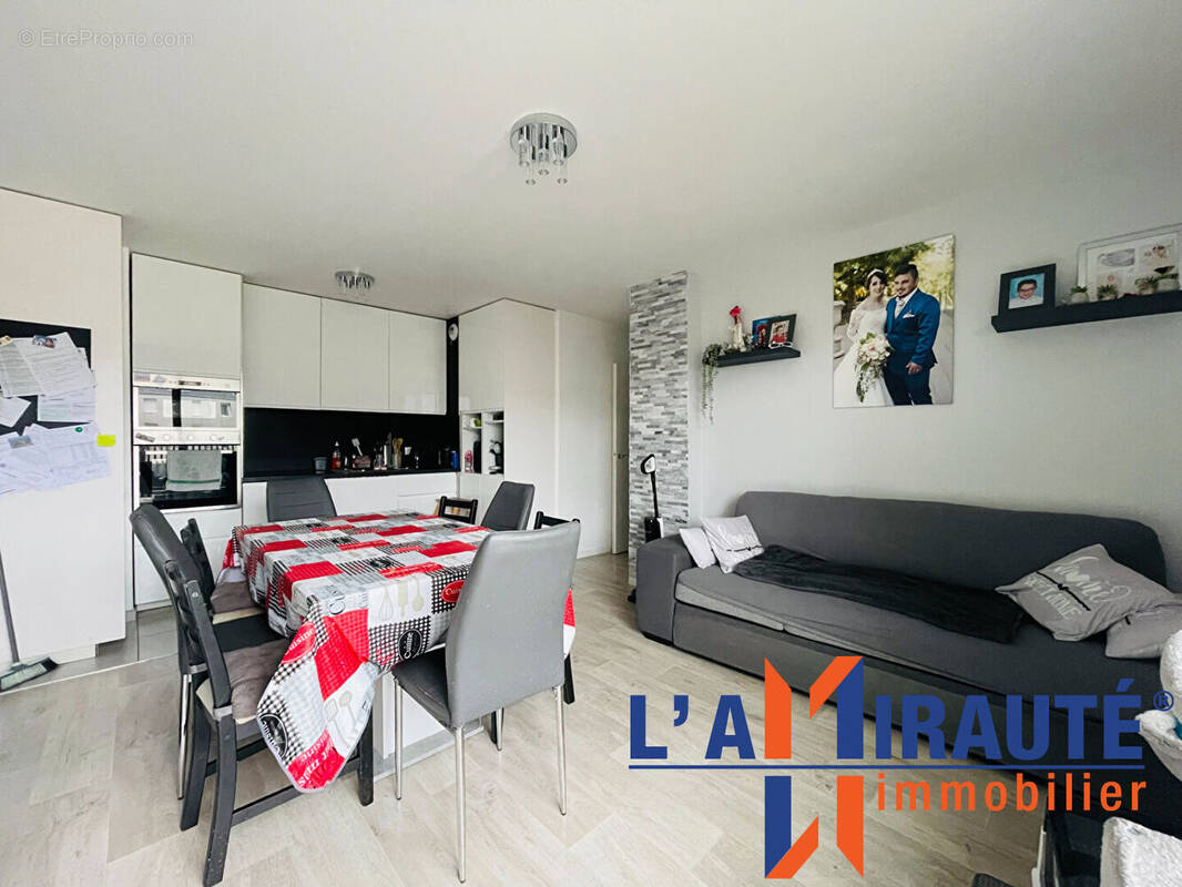 Appartement à SARTROUVILLE