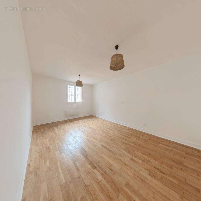 Appartement à FONTENAY-SOUS-BOIS