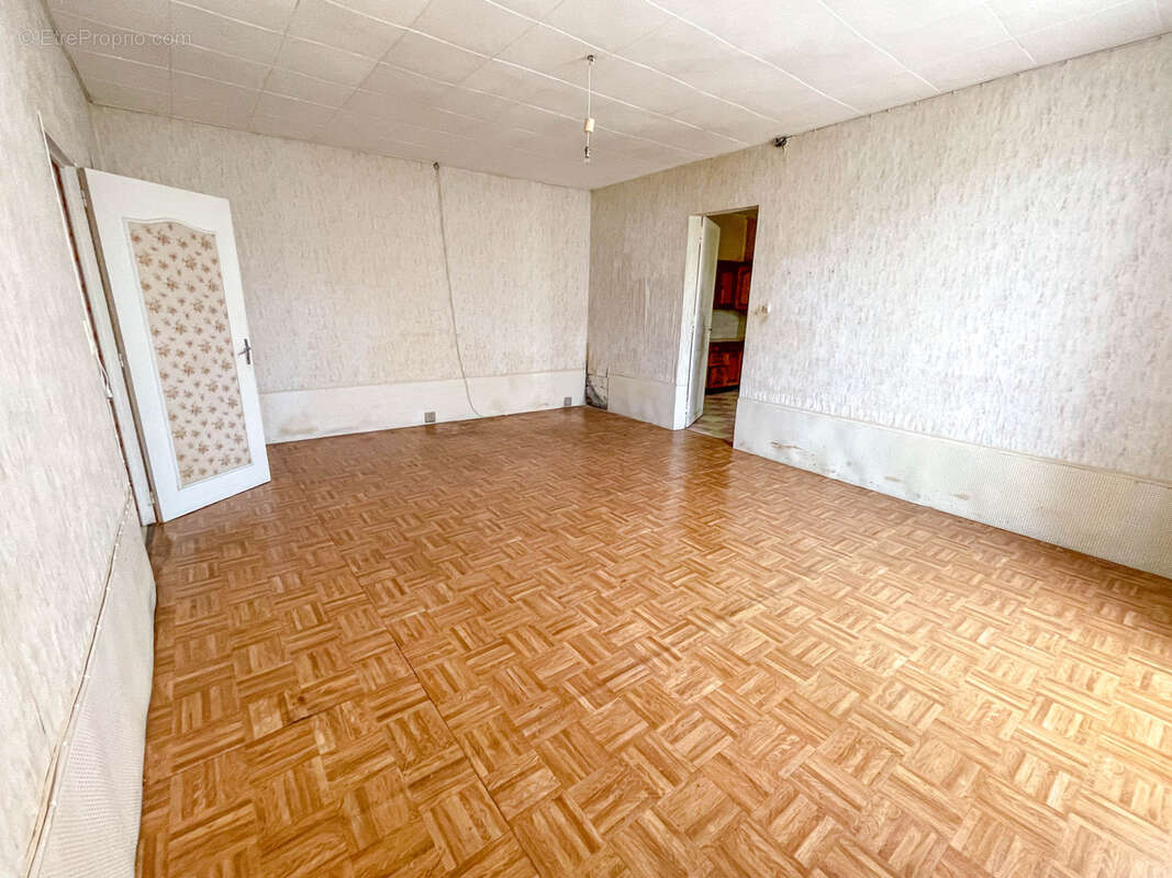 Maison à SAINT-SAUVEUR