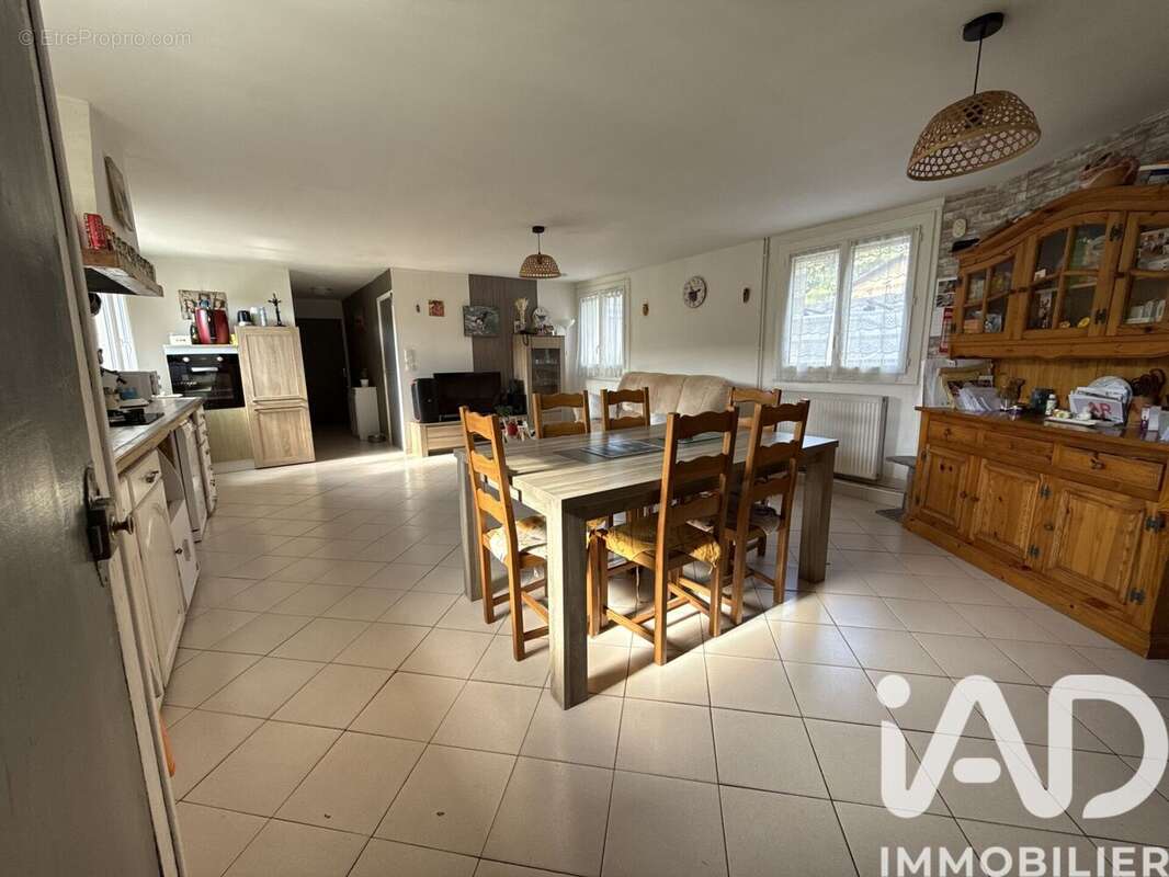 Photo 6 - Maison à SAINT-BONNET-LE-TRONCY