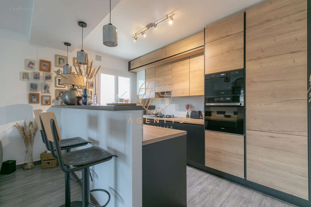 Appartement à SAINT-MAUR-DES-FOSSES