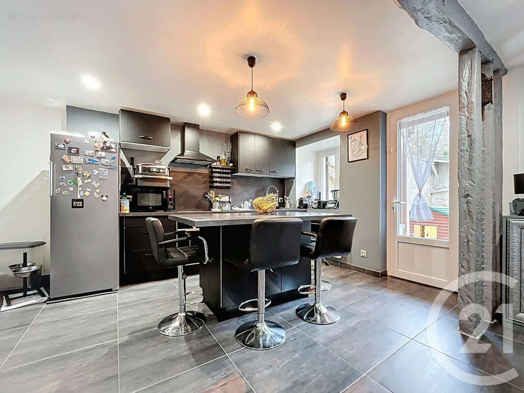 Maison à DONNEMARIE-DONTILLY