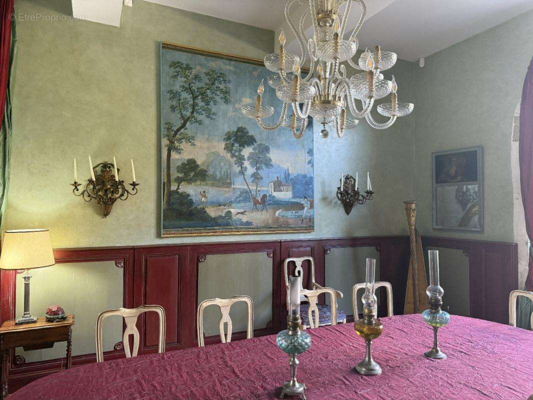 Maison à VIC-FEZENSAC