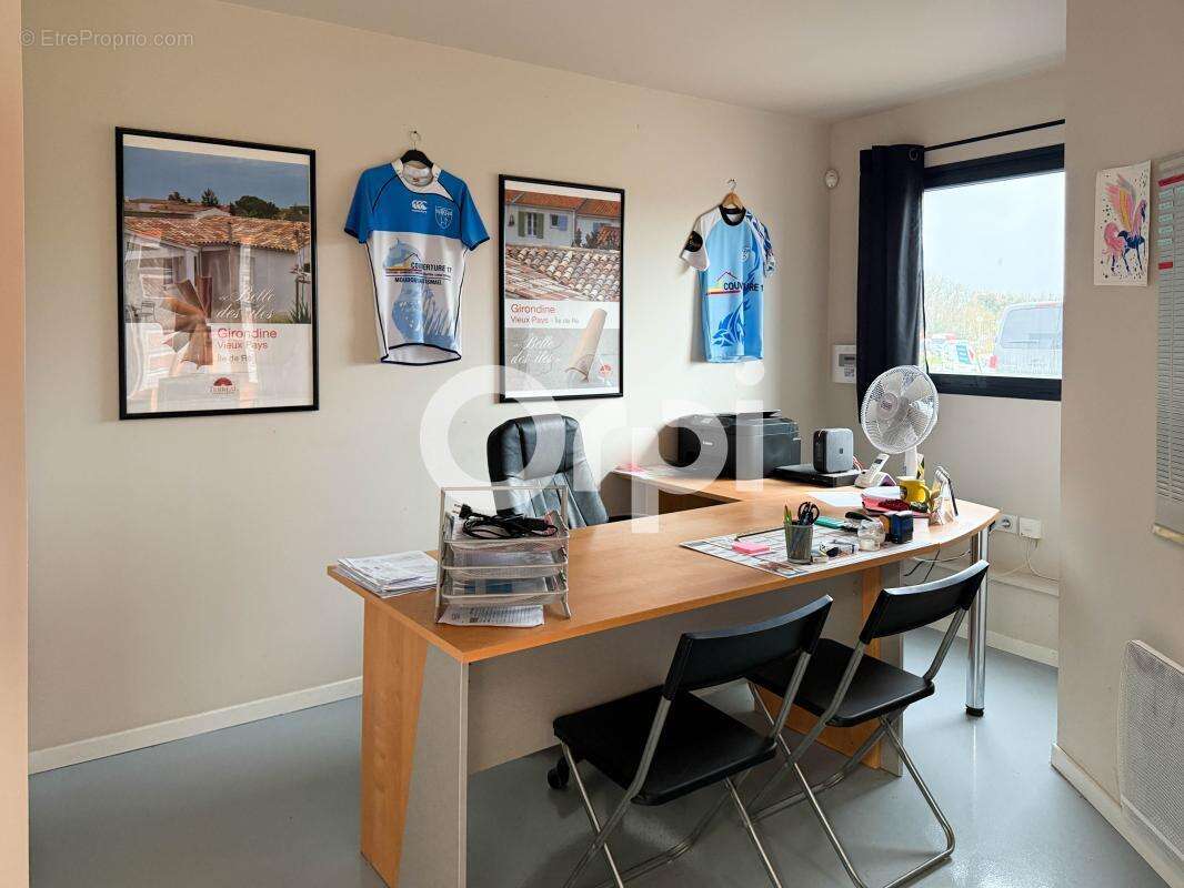 Commerce à SAINT-LAURENT-DE-LA-PREE