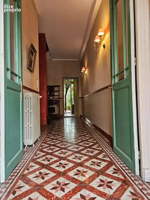 Maison bourgeoise des années 20 idéalement placée - photo 8