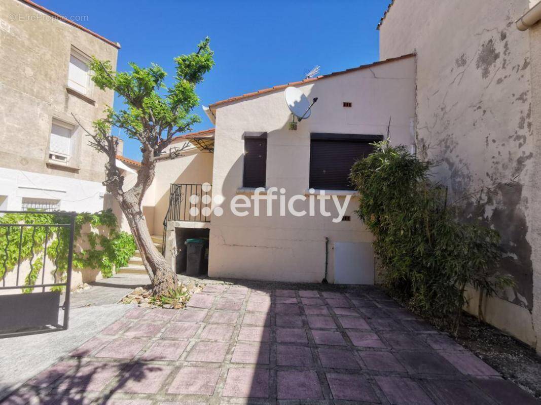 Maison à VILLENEUVE-DE-LA-RAHO