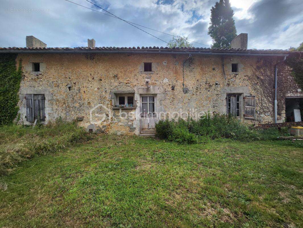 Maison à SAINT-SAUVANT