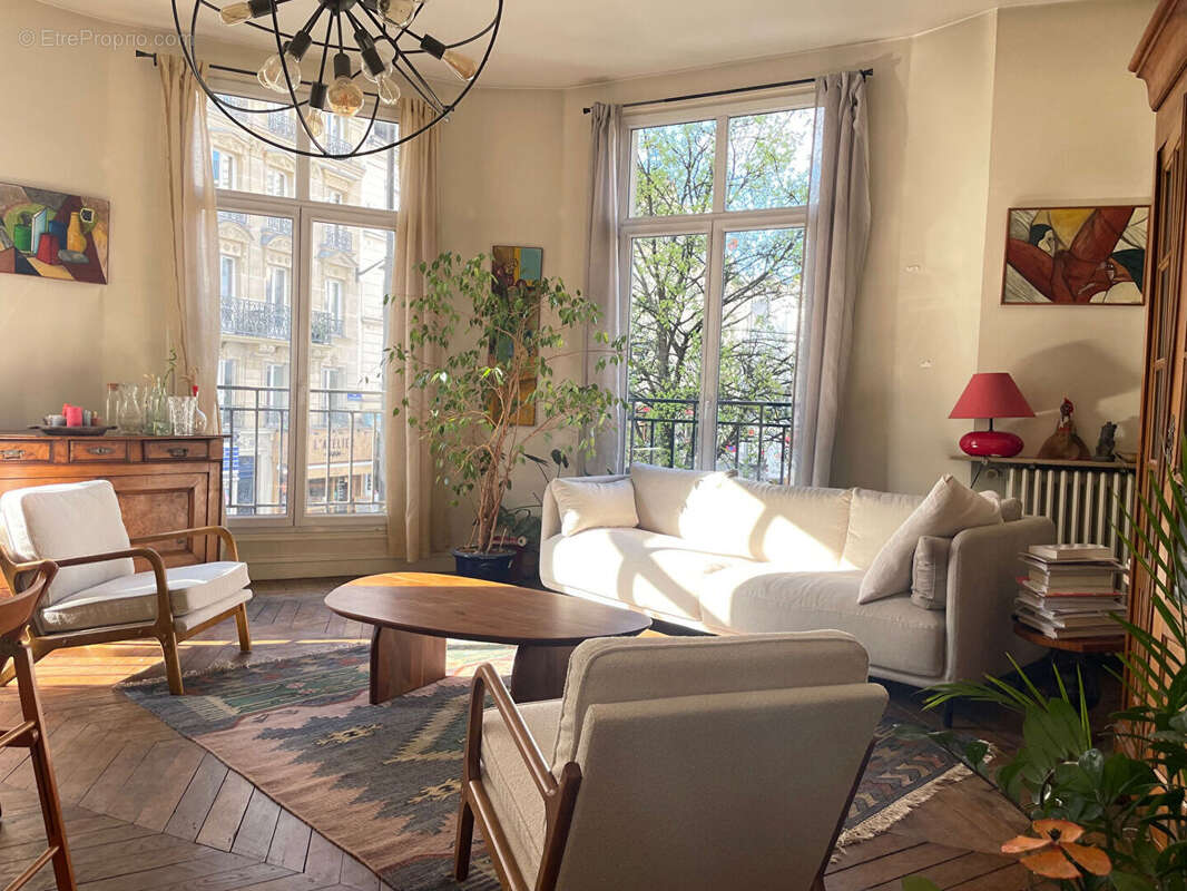 Appartement à PARIS-18E