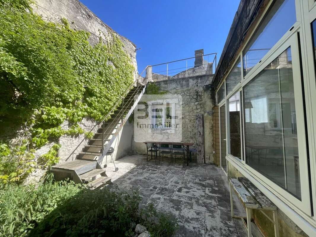 Appartement à SUZE-LA-ROUSSE