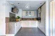 Appartement à CHATEAUNEUF-LE-ROUGE