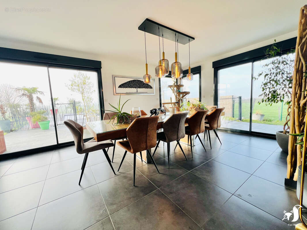 Maison à FONTAINE-AU-PIRE