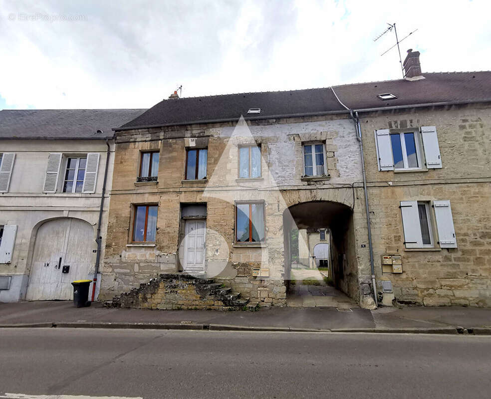 Maison à ULLY-SAINT-GEORGES